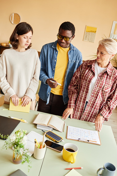 Image: A teacher in the classroom with students